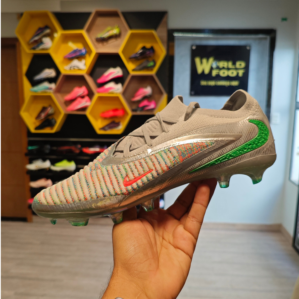 Chuteira de Campo Nike Phantom 6 EA SPORTS FG Elite - PRONTA ENTREGA