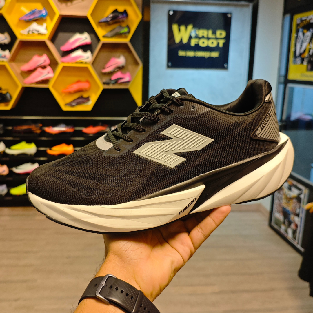 Tênis New Balance Fuelcell Rebel V5 - PRONTA ENTREGA