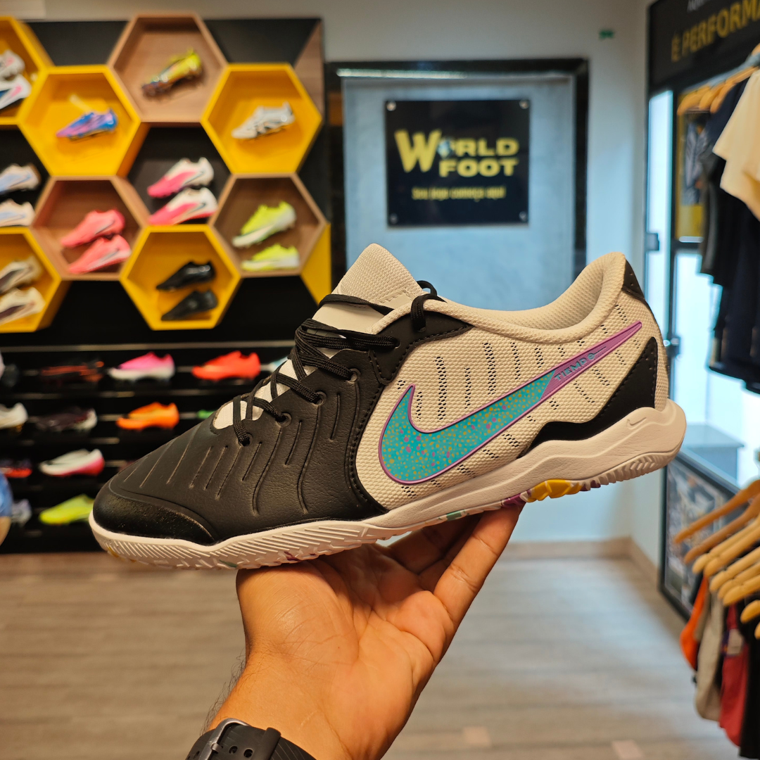 Chuteira de Futsal Nike Tiempo Legend Black IC - PRONTA ENTREGA