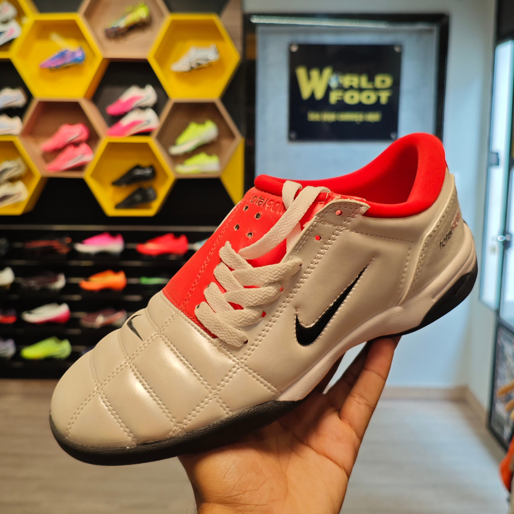 Chuteira de Futsal Nike Total 90 III Branco e Vermelho - PRONTA ENTREGA