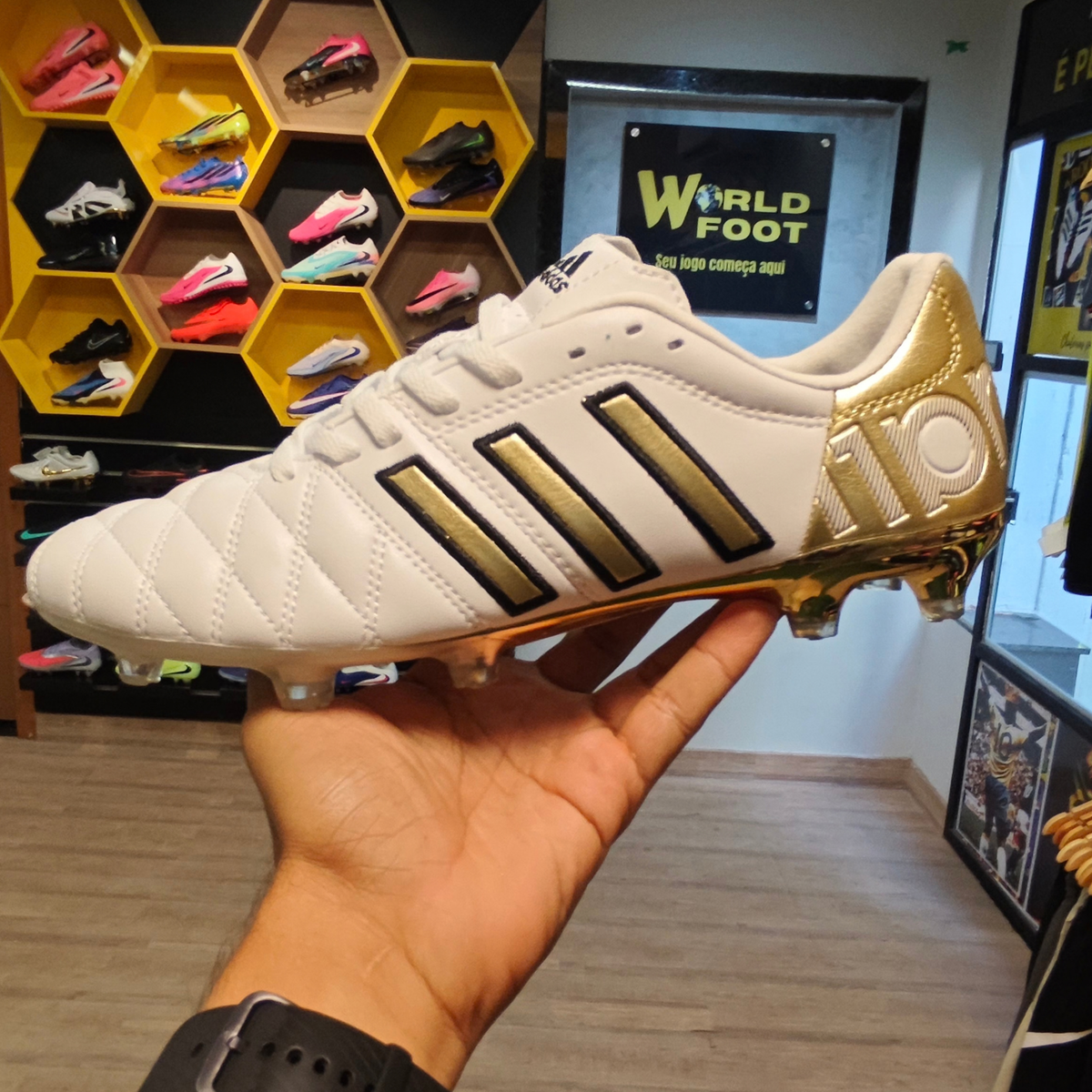 Chuteira de Campo Adidas Adipure 11 Pro Fg Elite Branco/Dourado - PRONTA ENTREGA