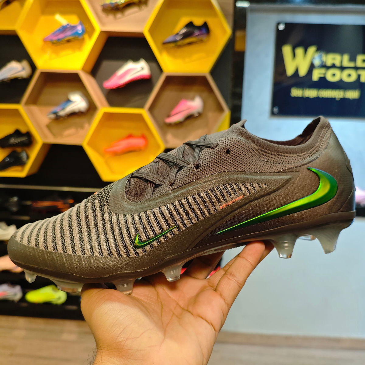 Chuteira de Campo Nike Phantom 6 Heat Up FG Elite - PRONTA ENTREGA