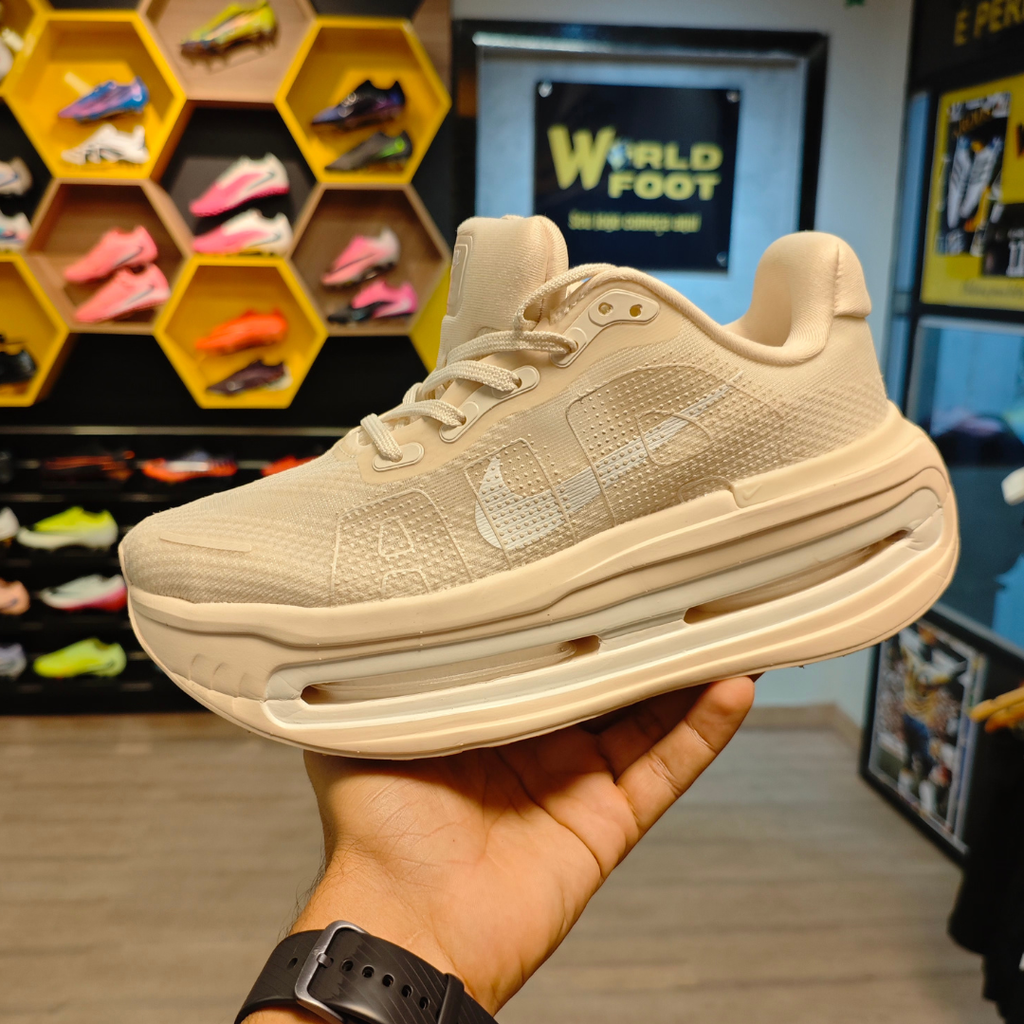 TÊNIS DE CORRIDA NIKE VOMERO PREMIUM CHALK - PRONTA ENTREGA