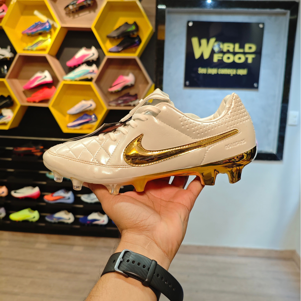 Chuteira de Campo NIKE Tiempo Legend R10 Touch Of Gold Dourado - Branco - PRONTA ENTREGA
