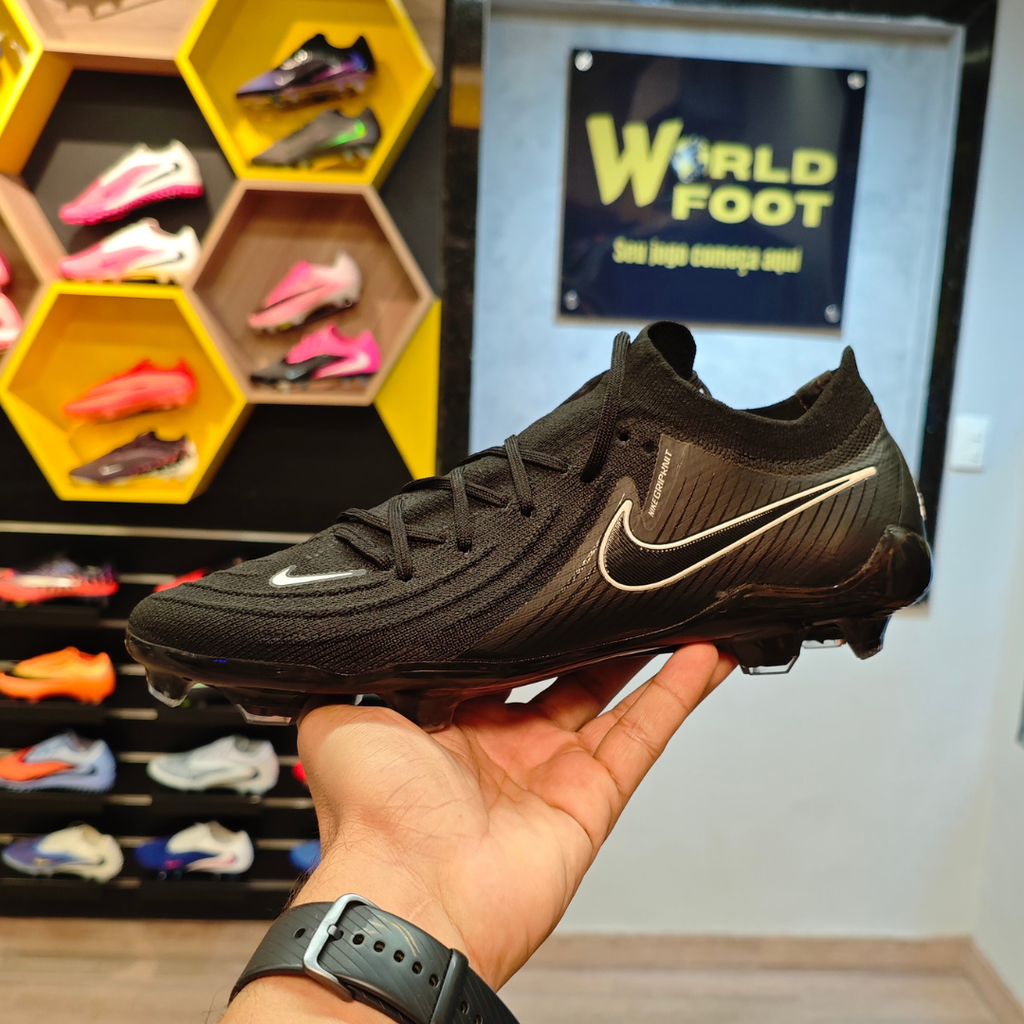 Chuteira de Campo Nike Phantom GX2 Blackout FG ELITE - PRONTA ENTREGA