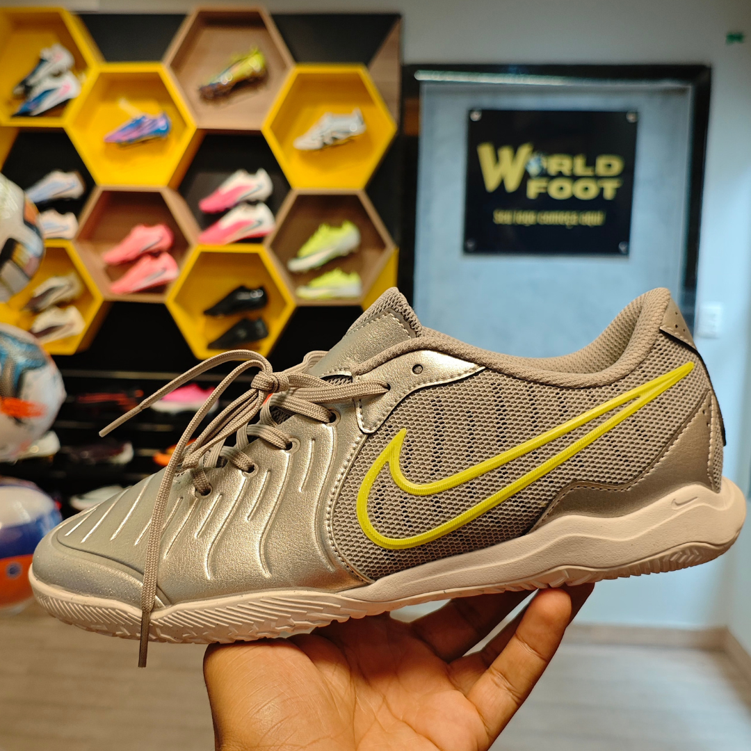 Chuteira de Futsal Nike Tiempo Legend 10 - Prata e Volt  - PRONTA ENTREGA