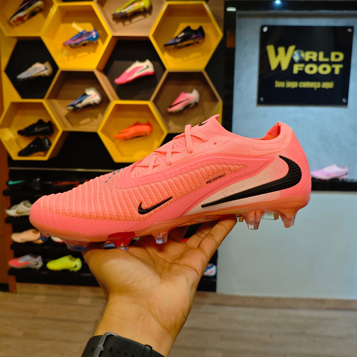 Chuteira de Campo Nike Phantom 6 Mad Brilliance Fg Elite - PRONTA ENTREGA